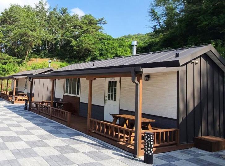 Yeongwol Taehwasan Village Experience Pension חדר תמונה