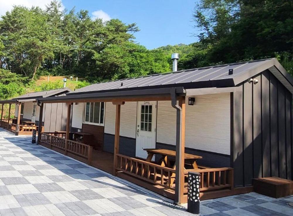 Yeongwol Taehwasan Village Experience Pension חדר תמונה