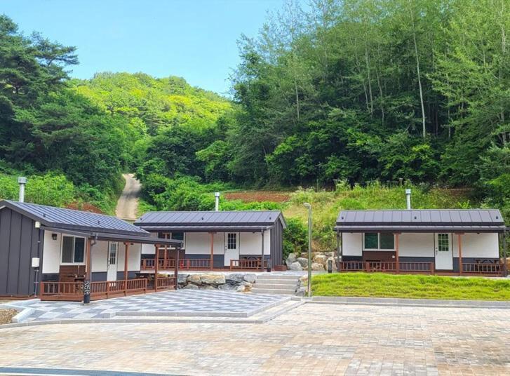 Yeongwol Taehwasan Village Experience Pension מראה חיצוני תמונה